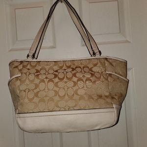 Coach purse in very good condition